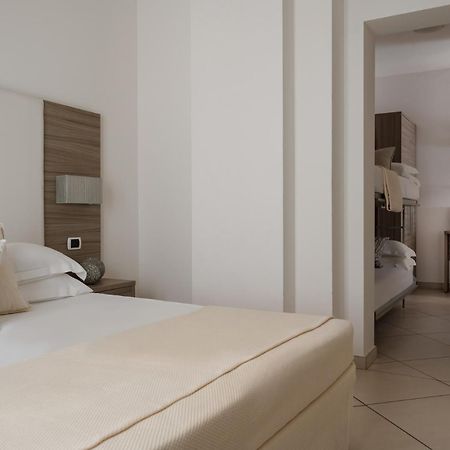 Hotel Embassy Риччоне Екстер'єр фото