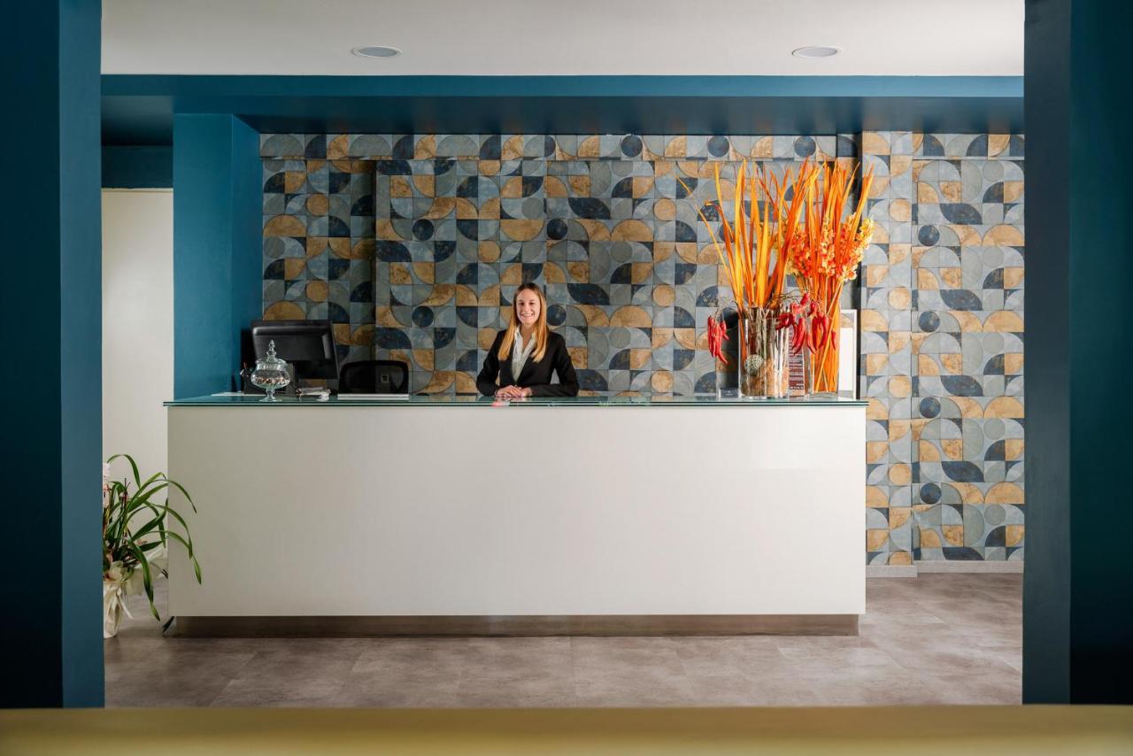 Hotel Embassy Риччоне Екстер'єр фото